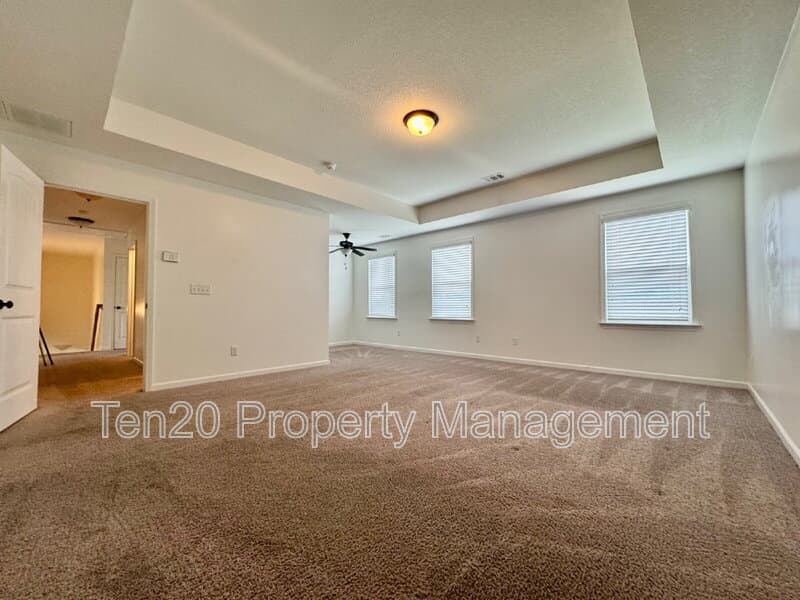 Columbus House: 5037 Lexington Lane