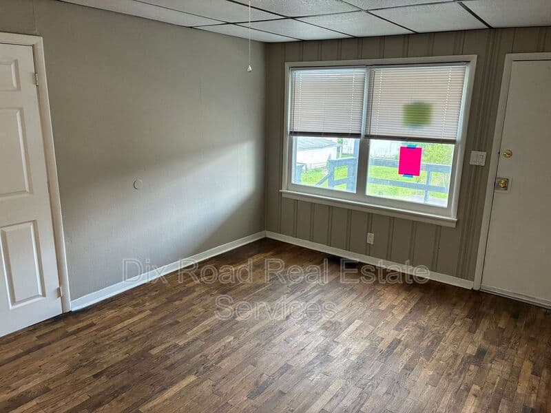 Fairfield Township House: 2029 Pater Avenue