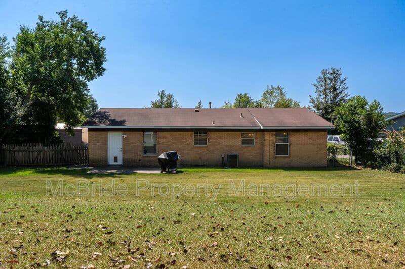 Augusta House: 3615 Goldfinch Drive