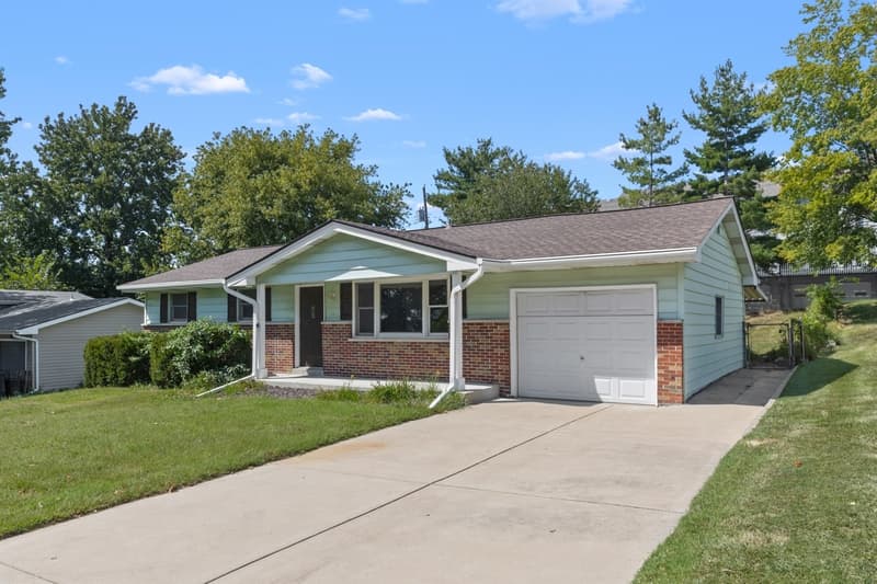 Saint Charles House: 1517 Lincoln Drive