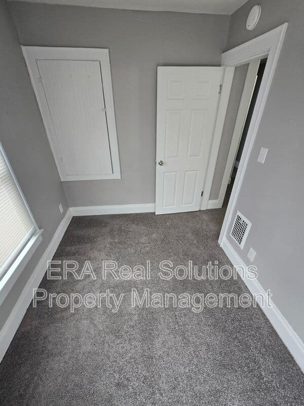 Columbus Condo: 2557 Sullivant Ave