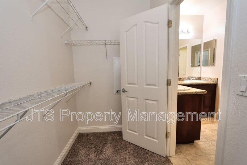 Sacramento House: 5424 Washoe Street