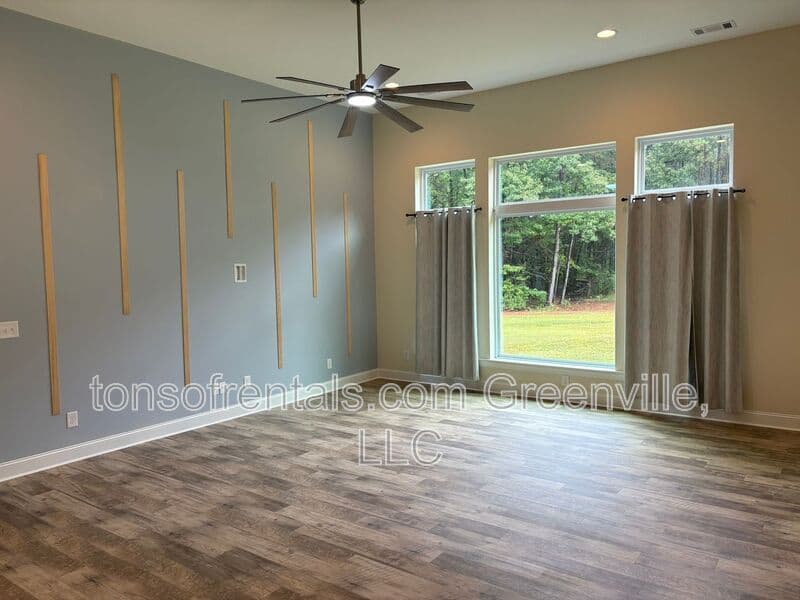 Enoree House: 271 Rocky Ridge Road