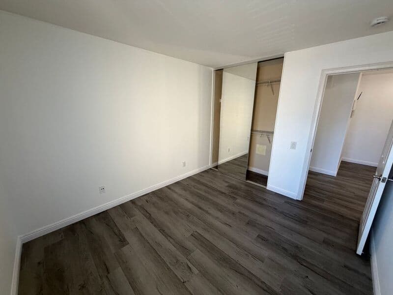 San Diego House: 5402 Balboa Arms