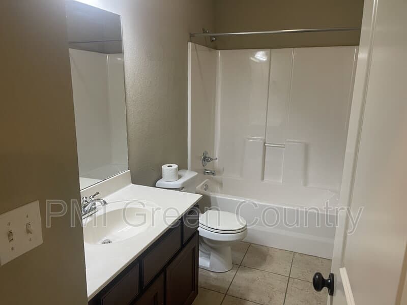 Tulsa House: 4713 S 181st East Ave