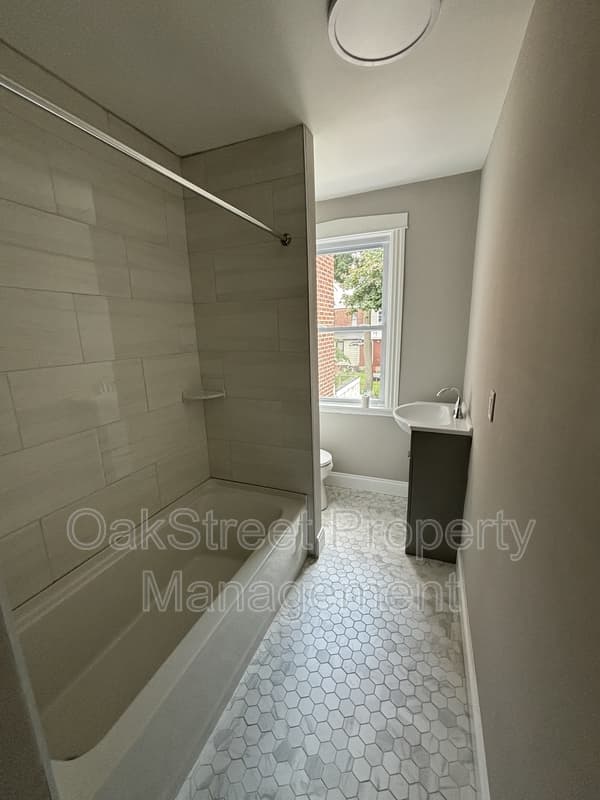 Gloucester City House: 426 Middlesex Street