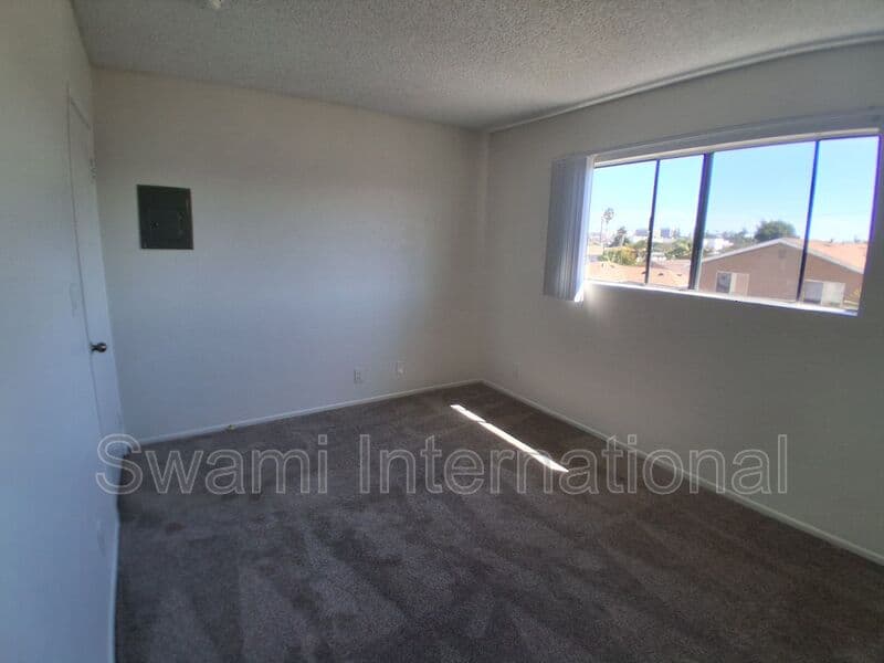 Inglewood Condo: 917 Enterprise Ave.