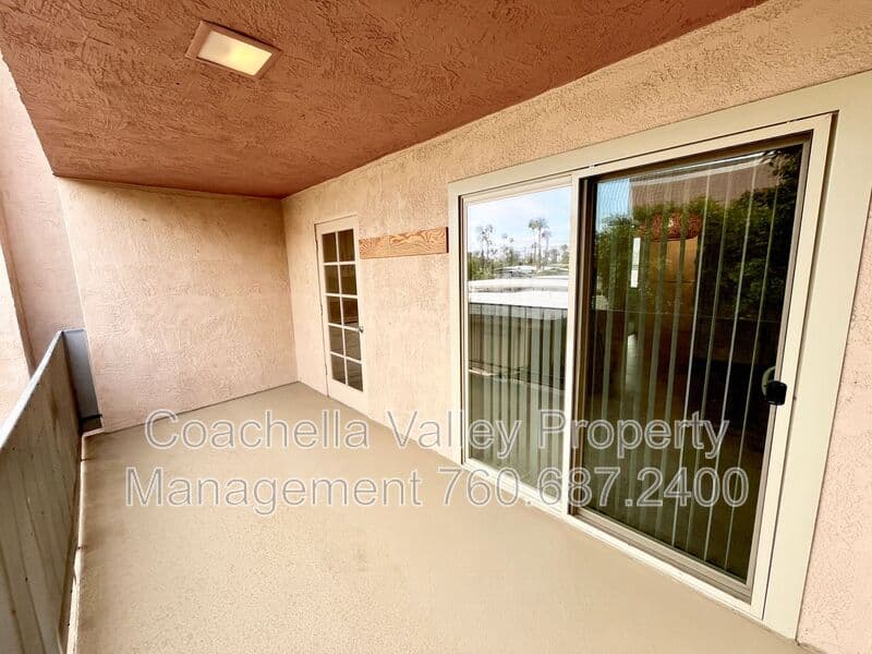 Palm Springs Condo: 400 N Sunrise Way