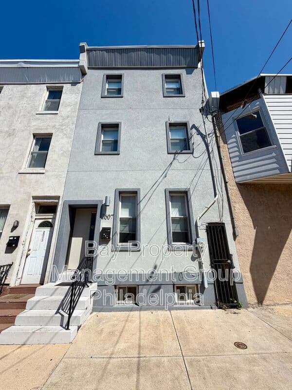 Philadelphia House: 2007 E York St