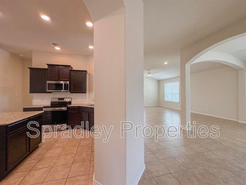 Belton House: 4617 Abergavenny Dr