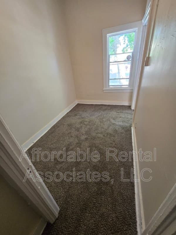 Milwaukee Condo: 1643 S 7th ST