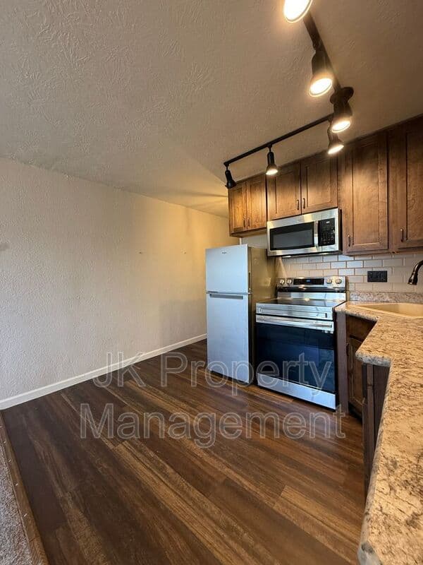 Great Falls Condo: 925 1st Ave N - 207