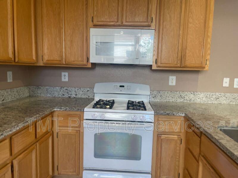 Elk Grove House: 8814 Wheelton Rd