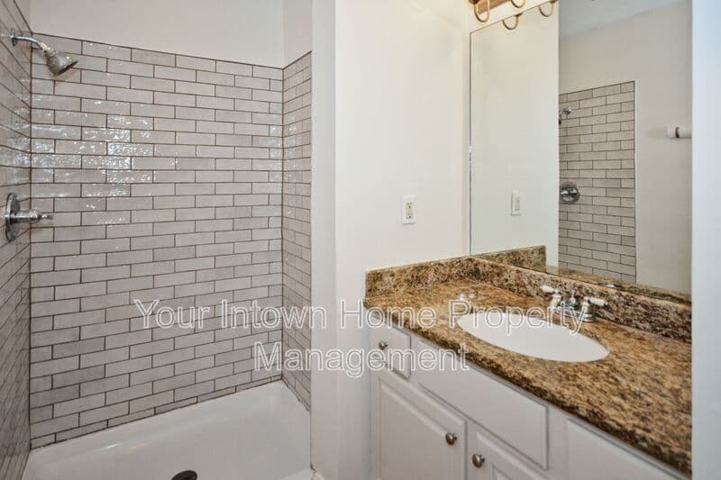 Atlanta House: 69 Haygood Ave SE