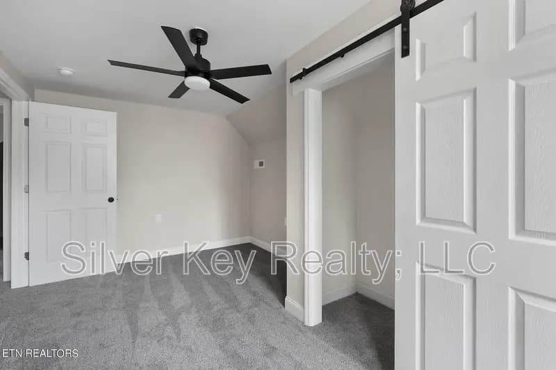 Athens House: 322 Lynn Avenue