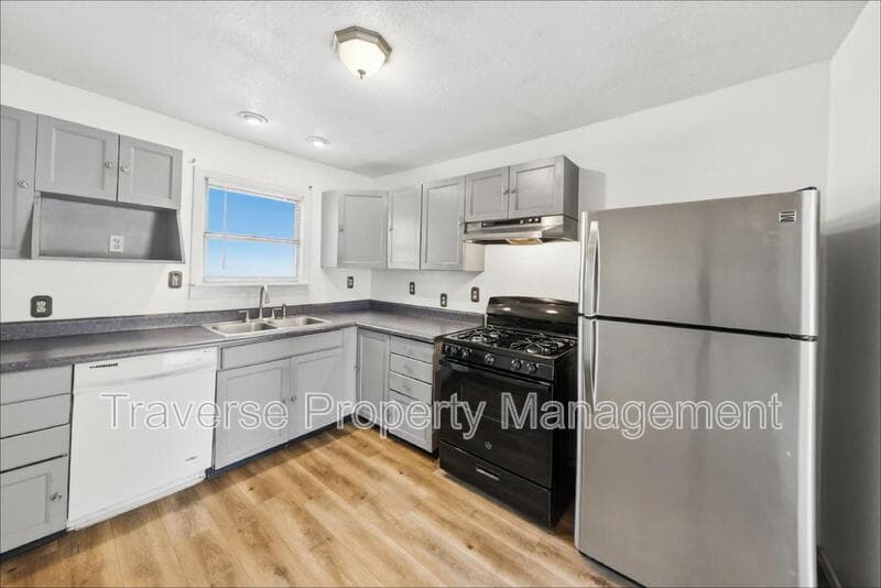 Haltom City House: 5025 Catalpa St