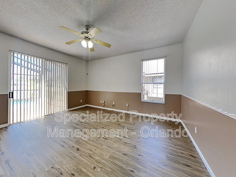 Orlando House: 728 Hardwood Cir