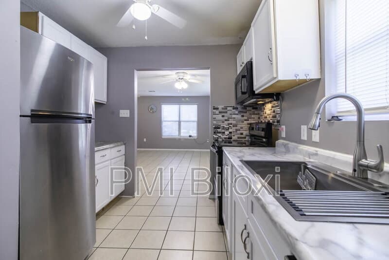 Biloxi House: 198 Keller Avenue