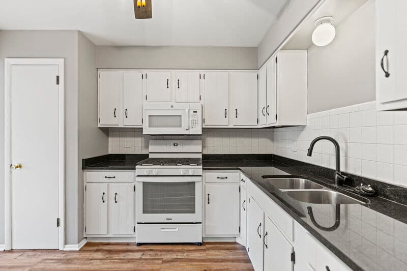 Rockford Condo: 3111 Jacqueline Drive - 7