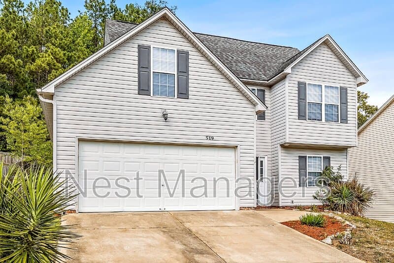 Fayetteville House: 519 Abbottswood Dr