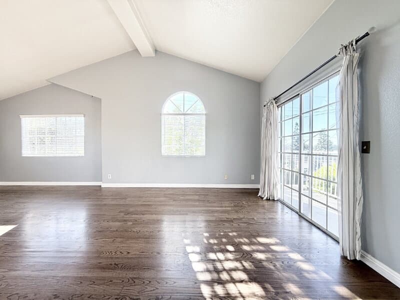 Inglewood Condo: 741 Venice Way