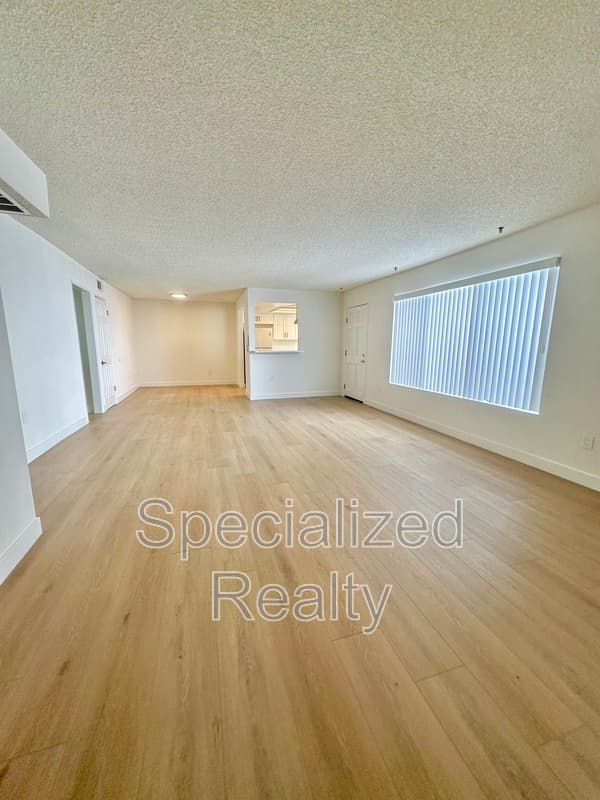 Burbank Condo: 328 East Providencia Avenue