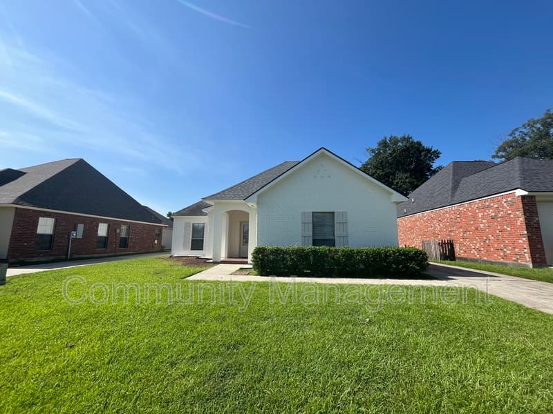 Gonzales House: 40357 Creekway Cove Ct