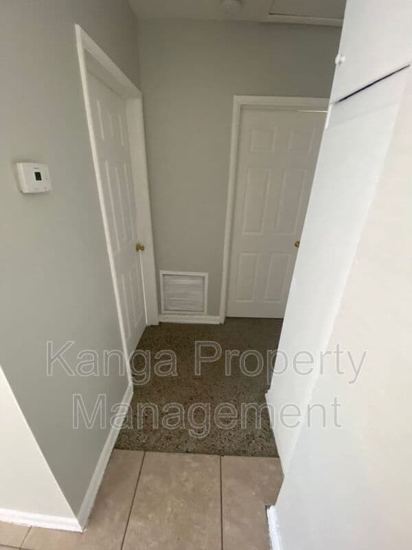 West Palm Beach House: 3716 Henry Ave