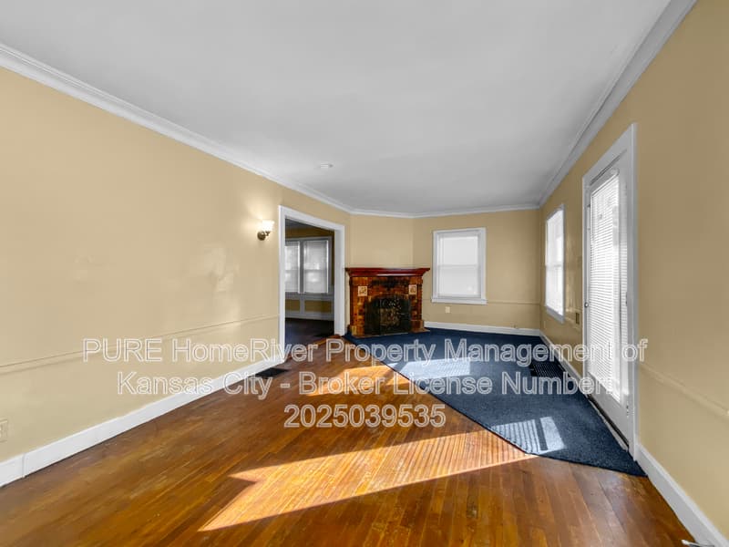 Kansas City House: 447 N Topping Ave