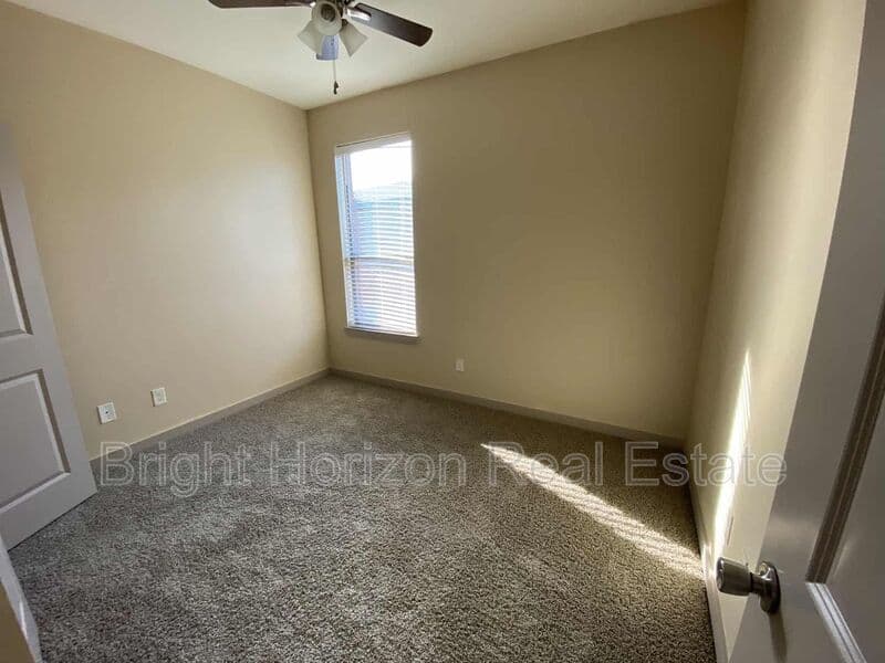 Hurst Condo: 3621 Valley Vista Drive