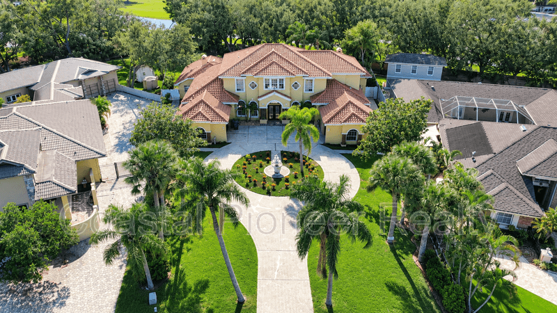 Largo House: 10334 Longwood Dr