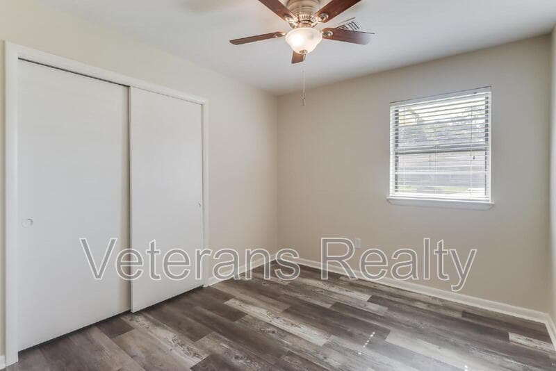 Long Beach House: 129 Quarles Street