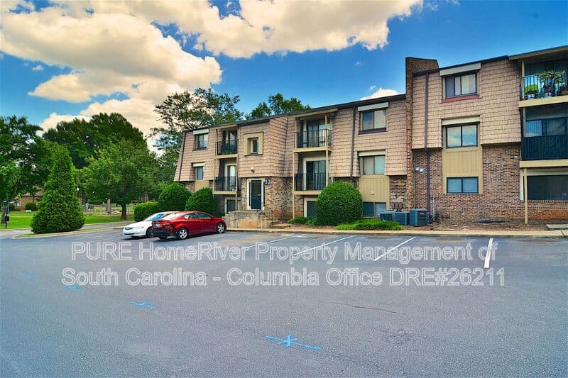 Columbia Condo: 1002 Old Manor Rd