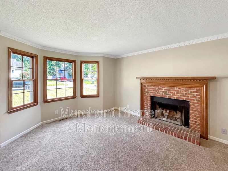Easley House: 118 Creek Drive