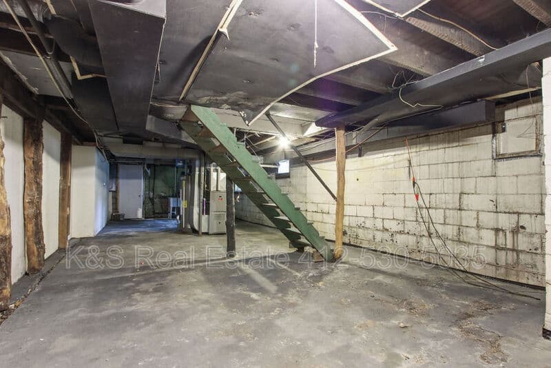 Pittsburgh House: 29 East Orchard Avenue
