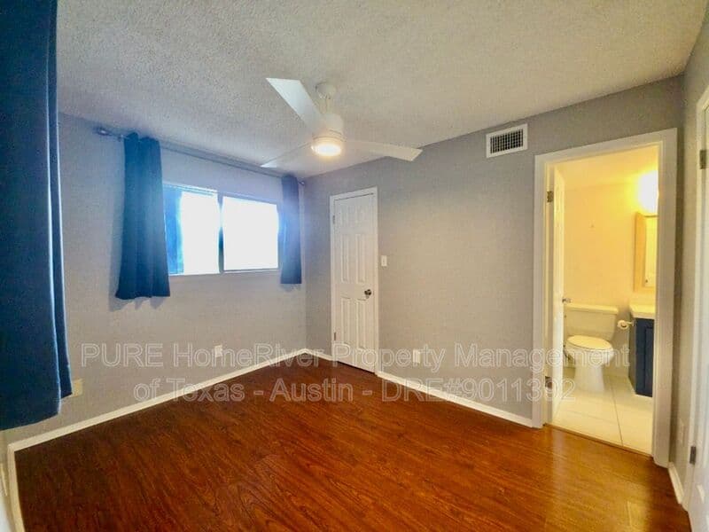 Austin Condo: 2500 Burleson Rd
