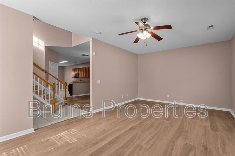 High Point House: 3522 Park Hill Crossing Drive