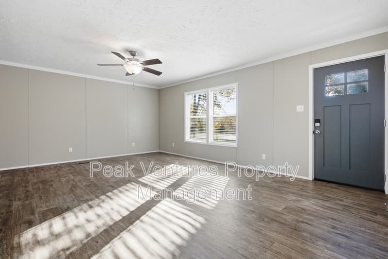 Rutherfordton House: 181 Youngs Dr