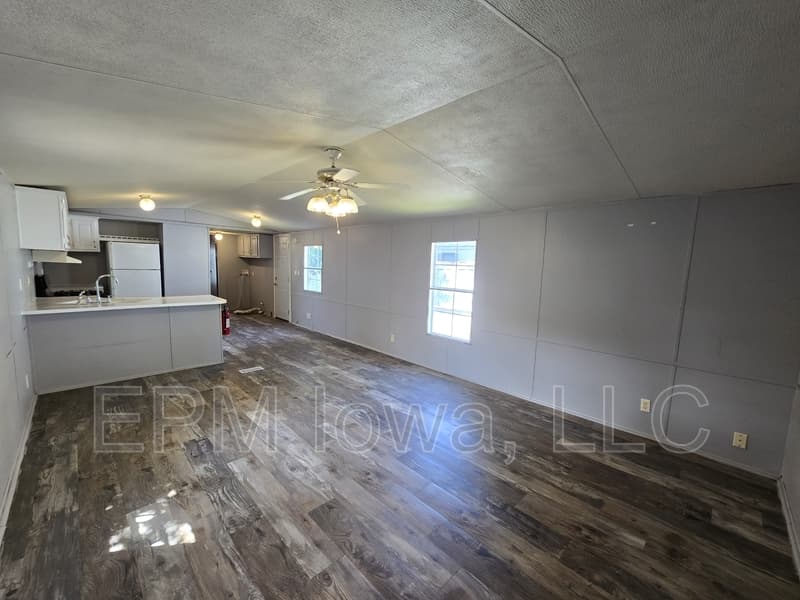 Cedar Falls House: 700 West Ridgeway Avenue Lot 111