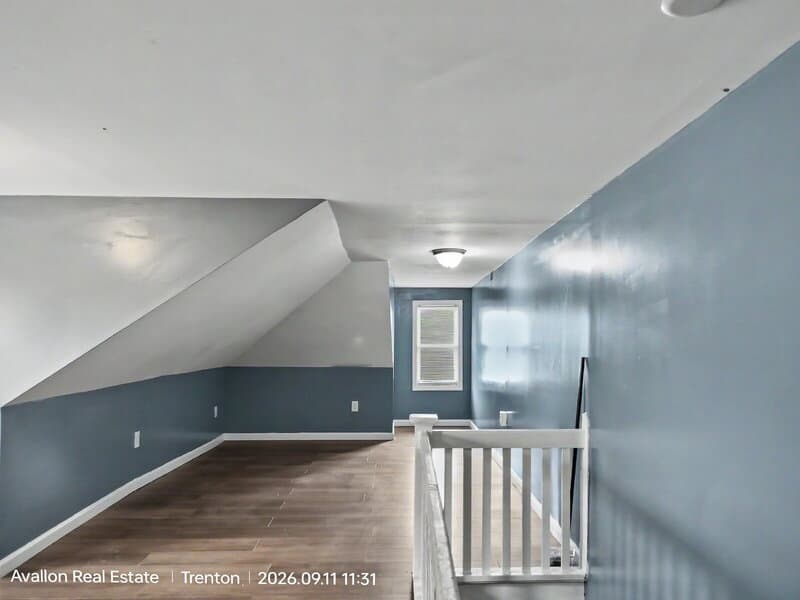 Hamilton House: 1275 Hamilton Avenue