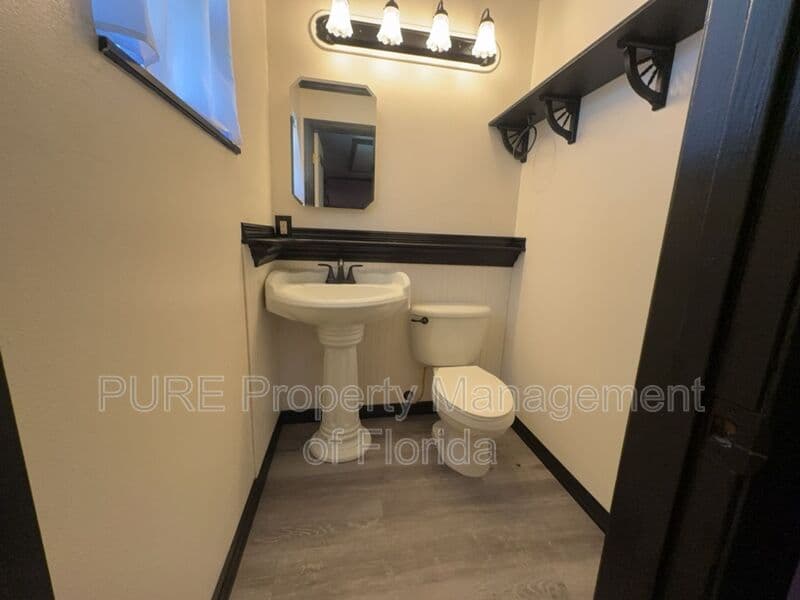 Ocklawaha House: 12300 SE 128th CT