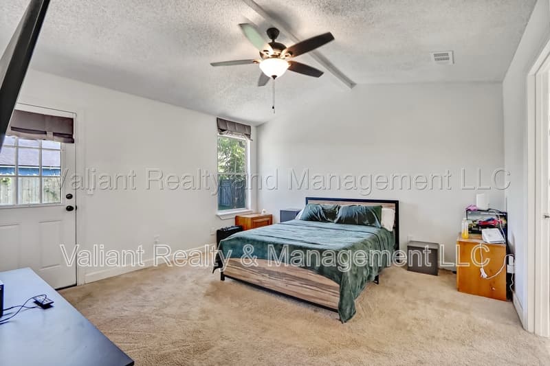 Jacksonville House: 5286 Julington Creek Road