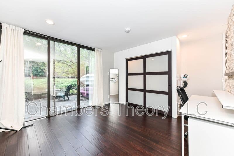 Reston House: 11475 Washington Plz W