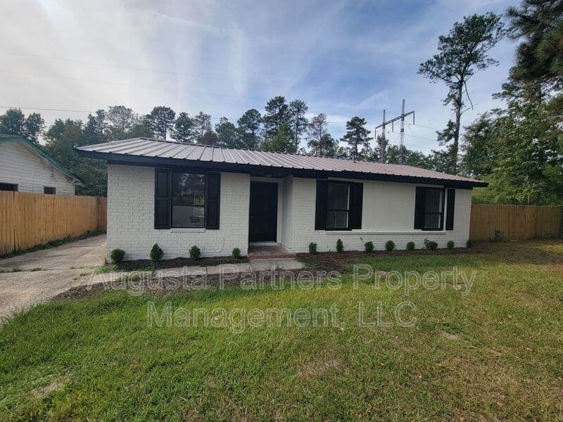 Augusta House: 3619 Abbey Road
