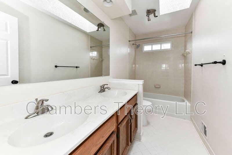 Centreville House: 14709 Muddy Creek Ct.