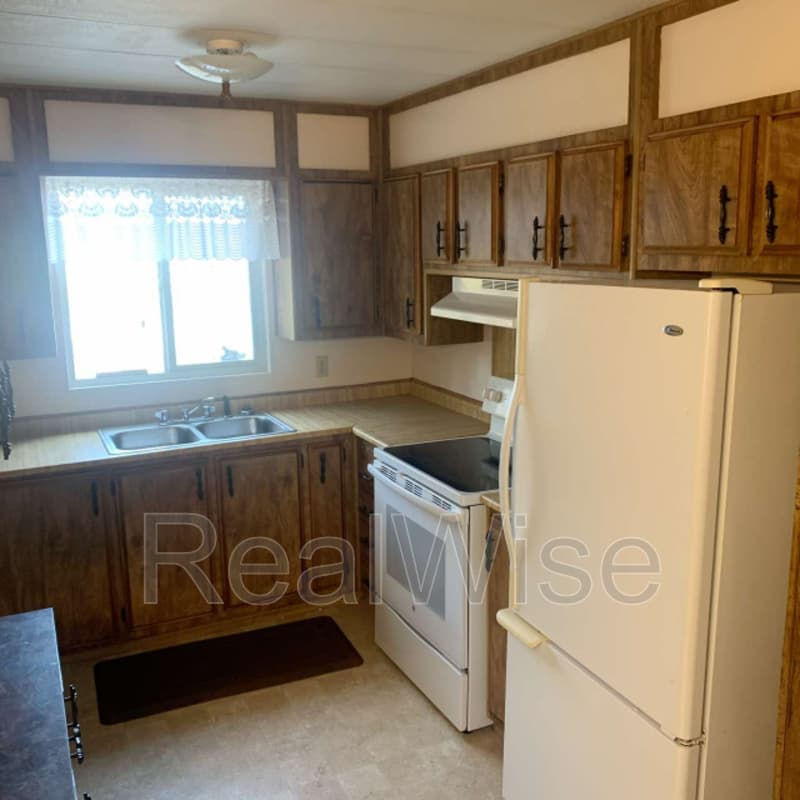 Grants Pass House: 4620 Redwood Ave