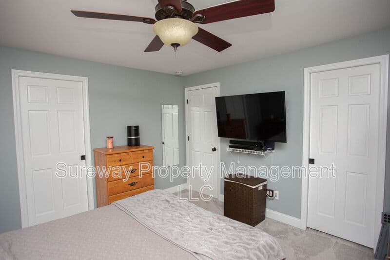 Magnolia House: 417 N Warwick Rd