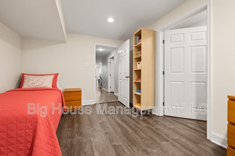 Sterling House: 47284 Grandview Pl