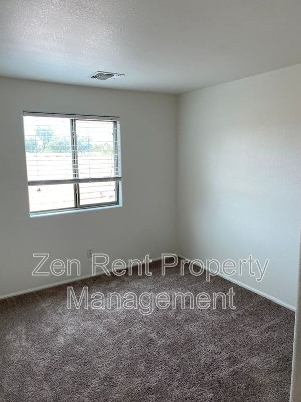 San Tan Valley House: 4150 E Azurite Rd
