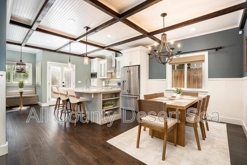 Huntington Beach House: 621 8th St